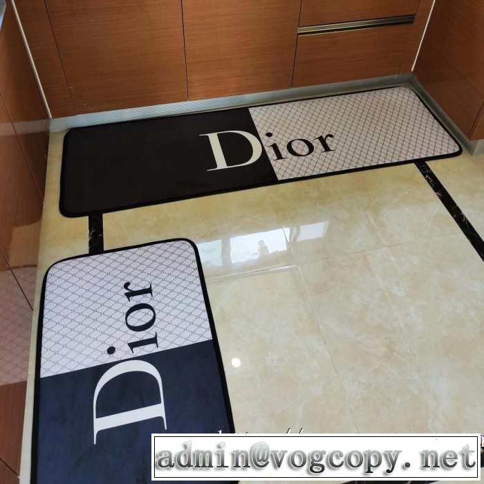 ラグカーペット 2019年の春夏に着たい ディオール お部屋の模様替え DIOR 肌触りの良さとお手入れのしやすさを両立 