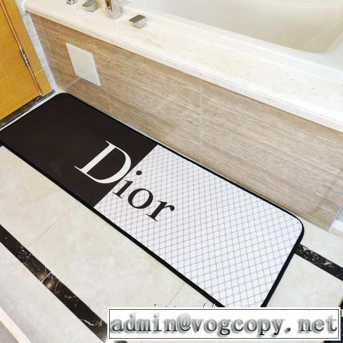 ラグカーペット 2019年の春夏に着たい ディオール お部屋の模様替え DIOR 肌触りの良さとお手入れのしやすさを両立