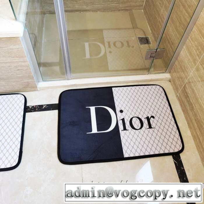 ラグカーペット 2019年の春夏に着たい ディオール お部屋の模様替え DIOR 肌触りの良さとお手入れのしやすさを両立