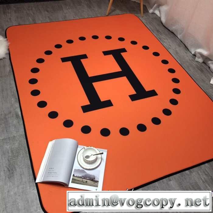 クールな印象を引き立て  エルメス HERMES 2019年の夏のマスト カーペット お部屋に馴染みやすい