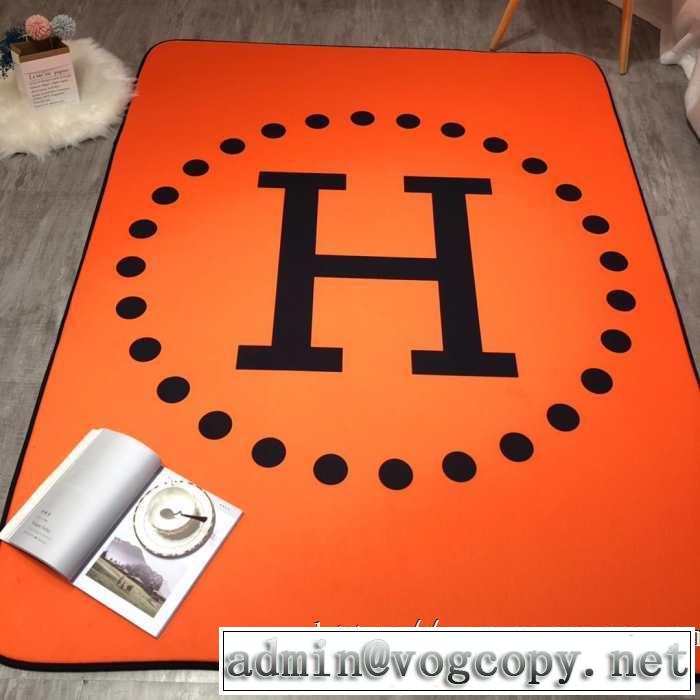 クールな印象を引き立て  エルメス HERMES 2019年の夏のマスト カーペット お部屋に馴染みやすい