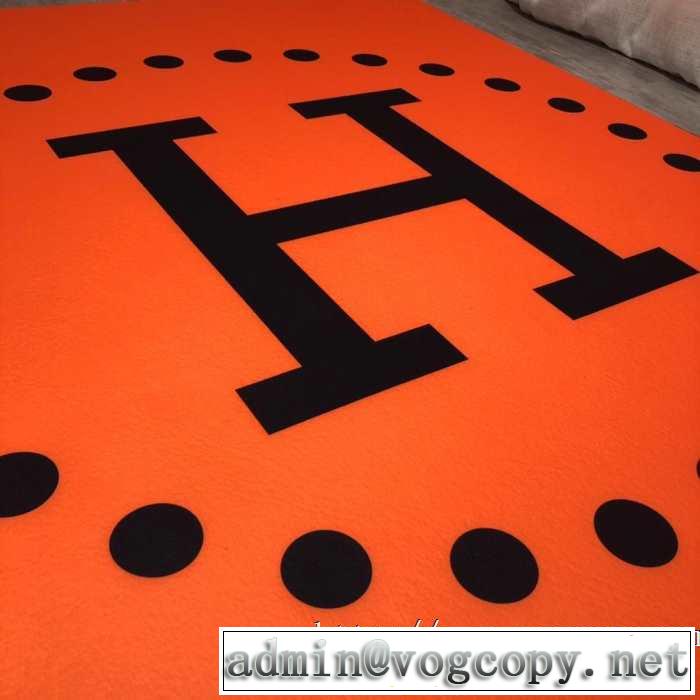 クールな印象を引き立て  エルメス HERMES 2019年の夏のマスト カーペット お部屋に馴染みやすい