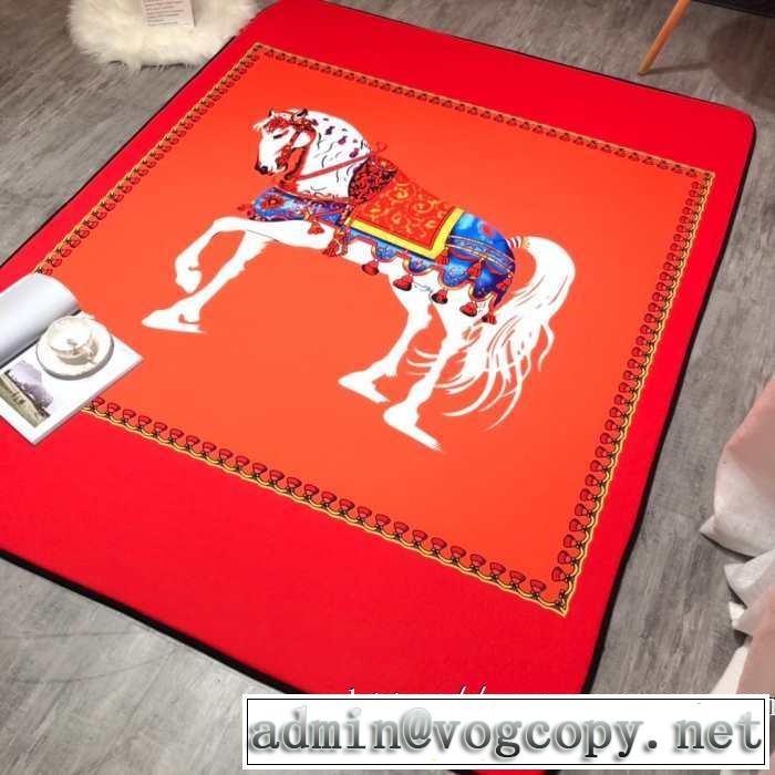 超柔らかな室内用おしゃれな絨毯 カーペット ボリューム感たっぷり エルメス HERMES 2019年春夏のトレンドアイテム