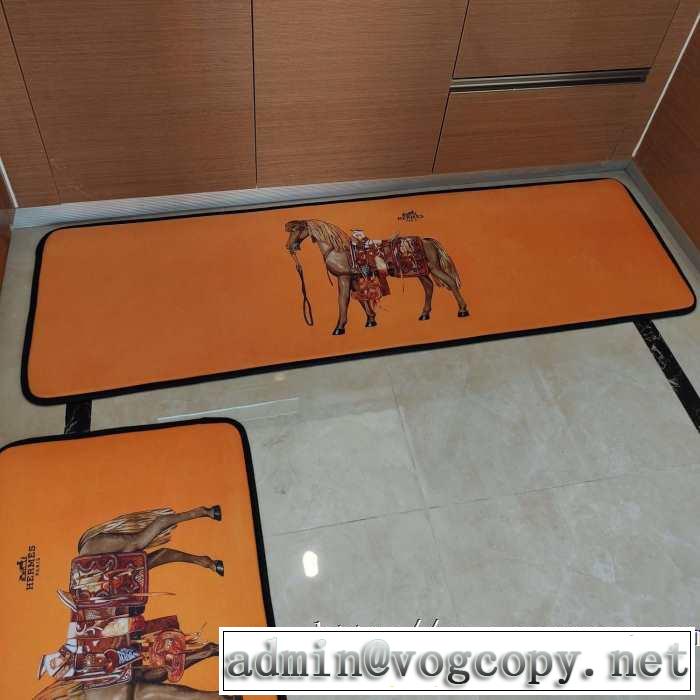 大人カジュアル夏ファッション2019 エルメス HERMES カーペット 日常は掃除機をかけていただくだけでＯＫ