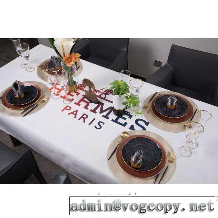 踏み心地もペラペラでリラックス エルメス HERMES 2019年の春夏に着たい カーペット 馴染みやすいスタイル美品 