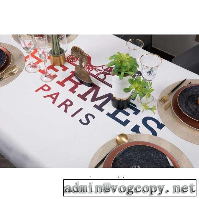 踏み心地もペラペラでリラックス エルメス HERMES 2019年の春夏に着たい カーペット 馴染みやすいスタイル美品