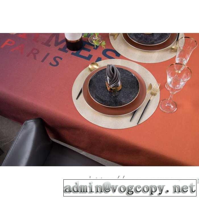 カーペット 今流行りの最新コレクション エルメス 2019春夏トレンドアイテム HERMES 軽量設計で持ち運びも便利