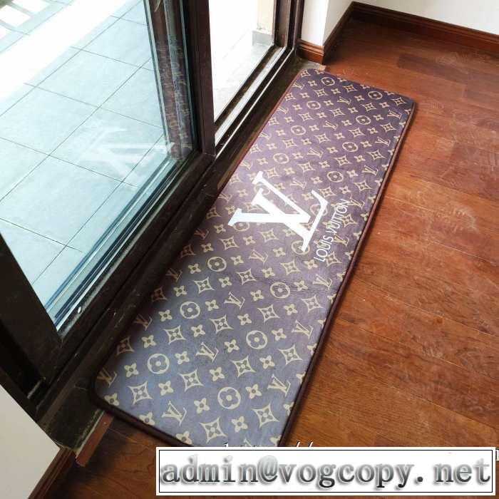 カーペット デザイン抜群のアイテム ルイ ヴィトン 2019年春夏流行ファッション LOUIS VUITTON  日常は掃除機をかけていただくだけでＯＫ