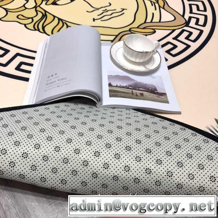 ヴェルサーチVERSACE 2019SSのトレンド商品 ラグカーペット 冬はほっこりオールシーズン対応 優れた実用性