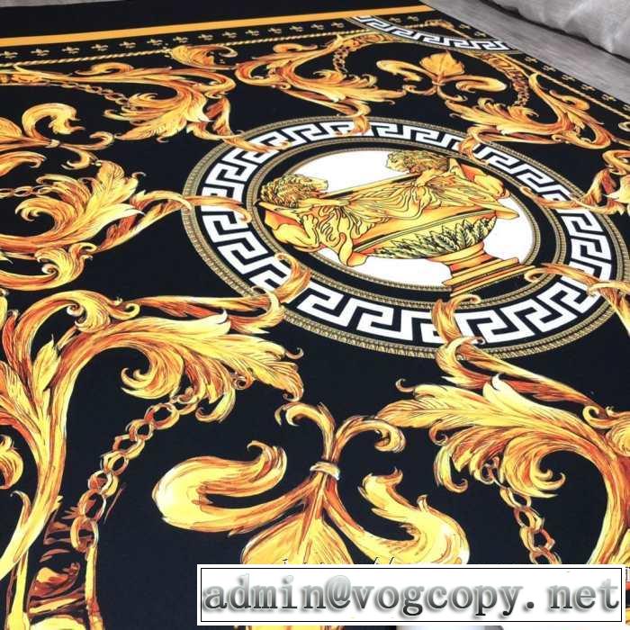 ラグカーペット高弾力で踏み心地も抜群  ヴェルサーチ 安定性＆機能性が高く VERSACE  2019春夏のトレンド新商品