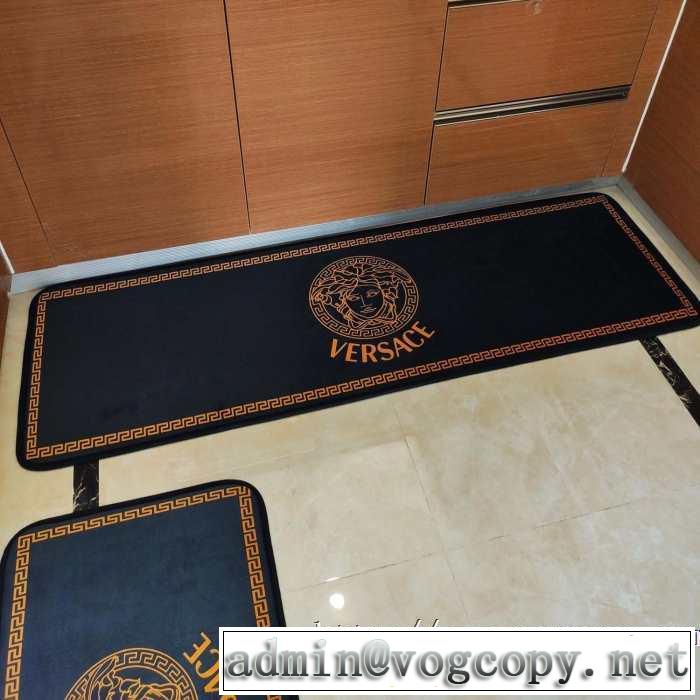 オールシーズン気持ちよくお使える ヴェルサーチ お部屋になじむ美しい雰囲気 VERSACE 2019年の夏のマスト ラグカーペット