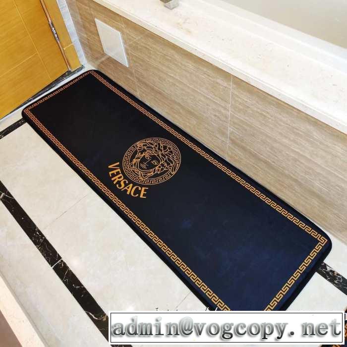 オールシーズン気持ちよくお使える ヴェルサーチ お部屋になじむ美しい雰囲気 VERSACE 2019年の夏のマスト ラグカーペット
