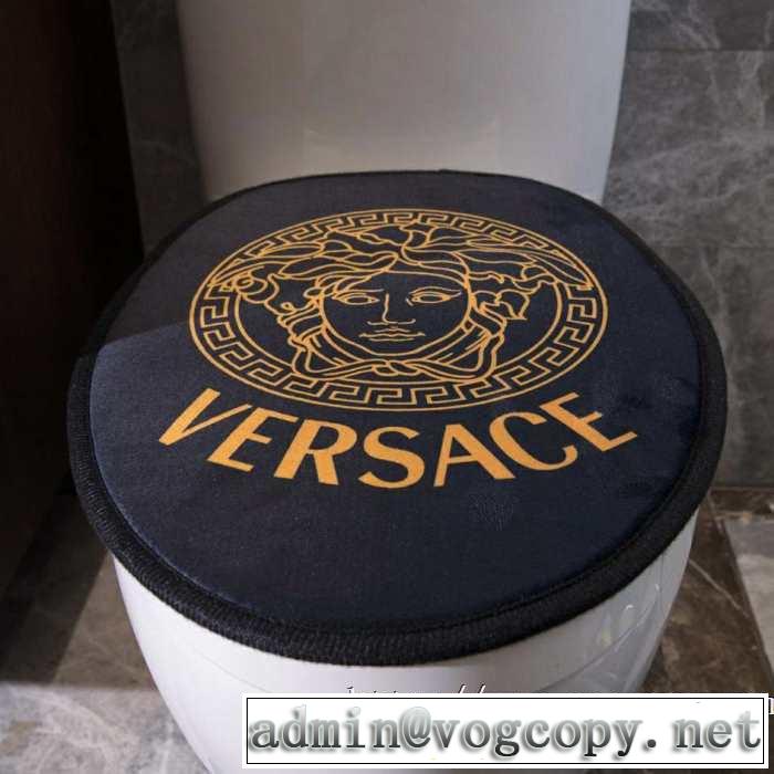 ヴェルサーチVERSACE 2019年春夏シーズンの人気 ラグカーペット 寒い冬でも足元からぽかぽか 心地よい手触り