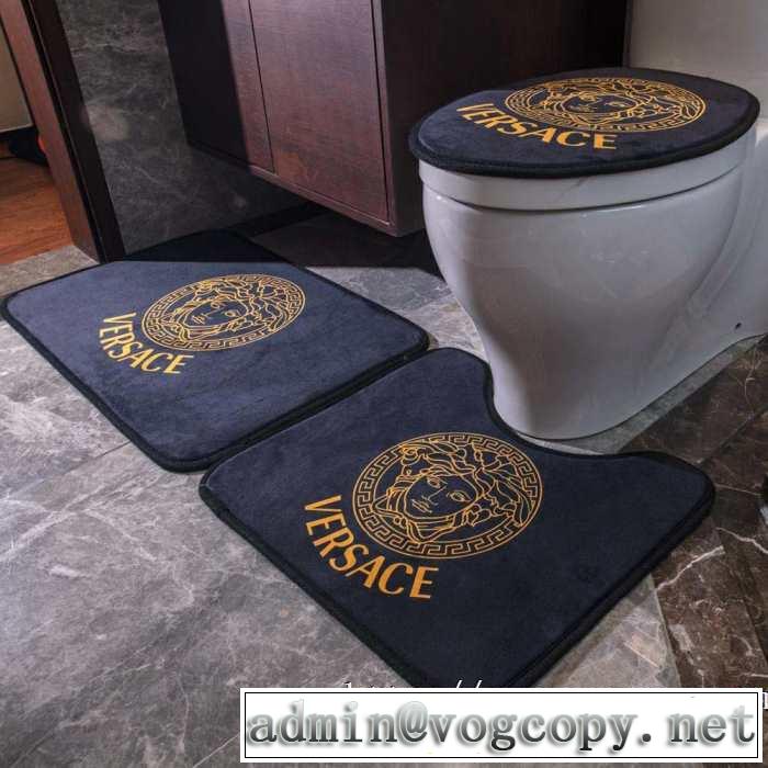 ヴェルサーチVERSACE 2019年春夏シーズンの人気 ラグカーペット 寒い冬でも足元からぽかぽか 心地よい手触り