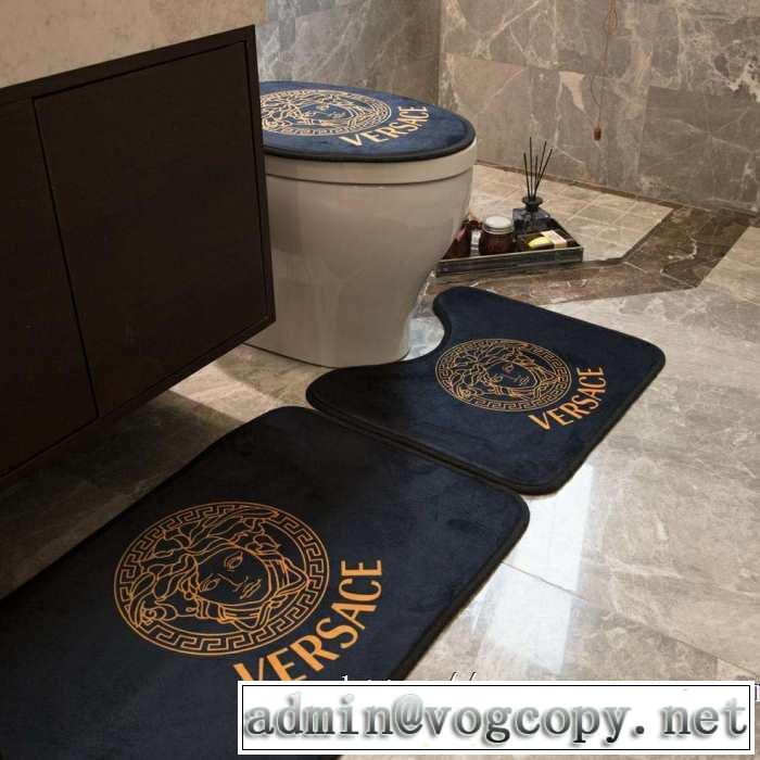 ヴェルサーチVERSACE 2019年春夏シーズンの人気 ラグカーペット 寒い冬でも足元からぽかぽか 心地よい手触り