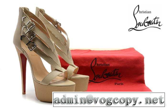 2014 人気が爆発 christian louboutin クリスチャンルブタパンプス