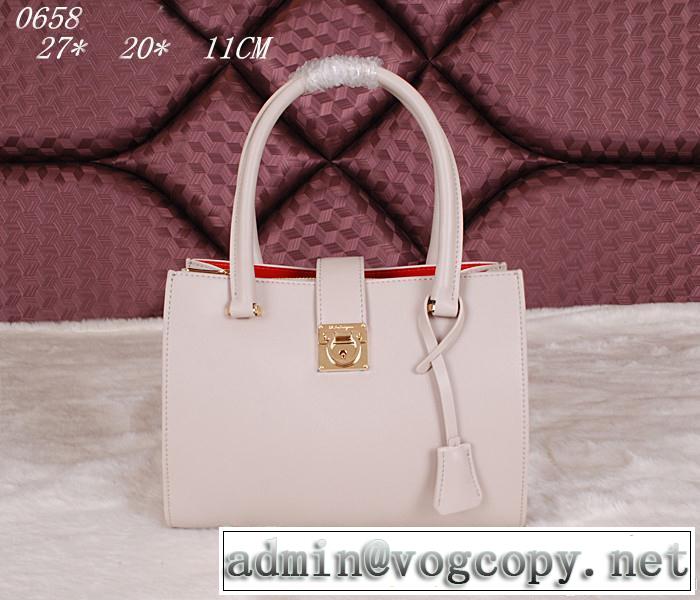 FERRAGAMO サルヴァトーレフェラガモ 2014 人気商品 インナーバッグ付収納 ハンドバッグ 0658