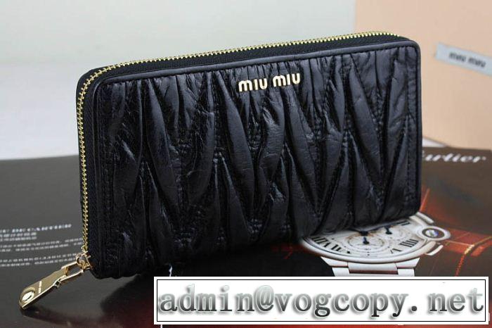 超人気美品◆ 2014 miumiu ミュウミュウ  レディース長財布