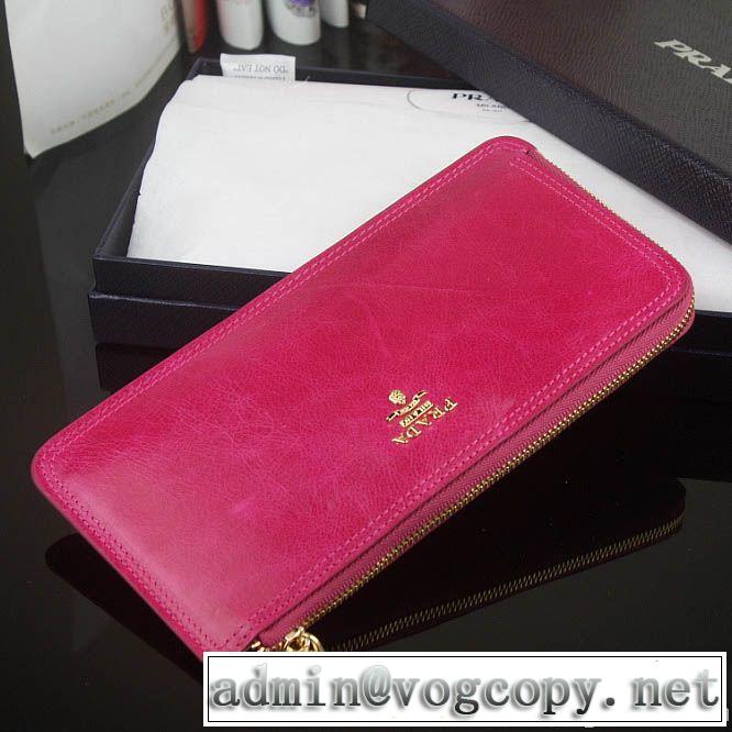 2014夏コーデにPRADA プラダース長財布