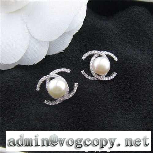 CH CH 2015 美品！925シルバー ダイヤモンド ピアス 3068