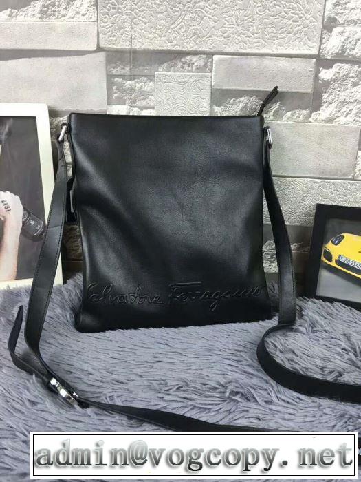 大人キレイに仕立てる サルヴァトーレフェラガモ FERRAGAMO 2017秋冬 斜め掛けバッグ