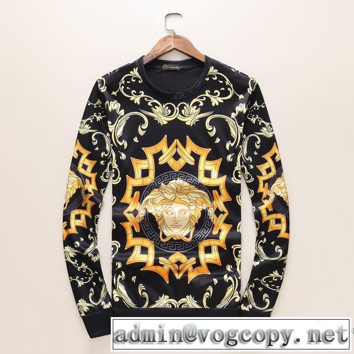 強い魅力を感じる一枚 2017秋冬 最旬アイテム ヴェルサーチ VERSACE