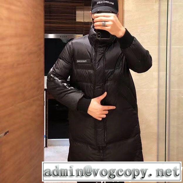 非常に人気の高い  MONCLER モンクレール ダウンジャケット ストリートで人気の高い