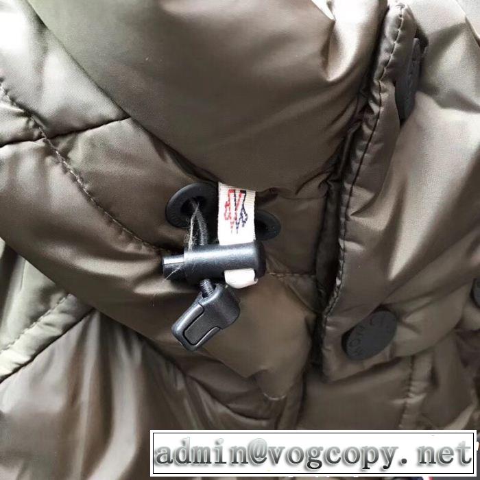 お得なレアアイテムが多数 非常に人気の高い  MONCLER モンクレール ダウンジャケット