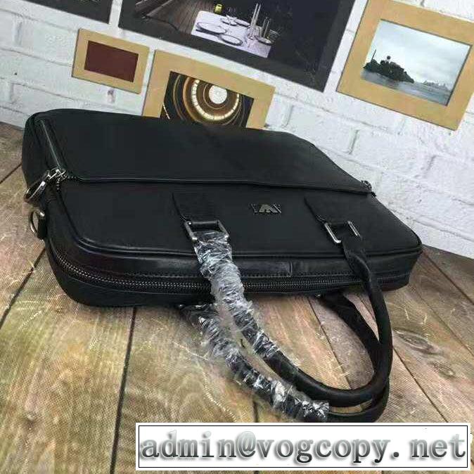 ファッションの最先端！アルマーニ 18ＳＳ美品 ARMANI 上品でファッション  ハンドバッグ 大流行中