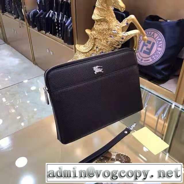 人目を引く存在感 ポーチ2018年秋冬シーズン バーバリー BURBERRY 芸能人愛用