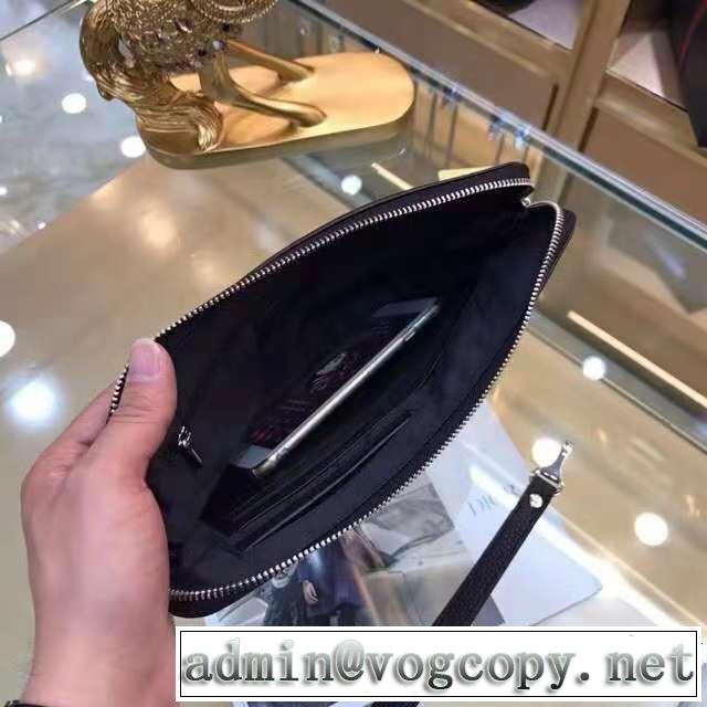 人目を引く存在感 ポーチ2018年秋冬シーズン バーバリー BURBERRY 芸能人愛用