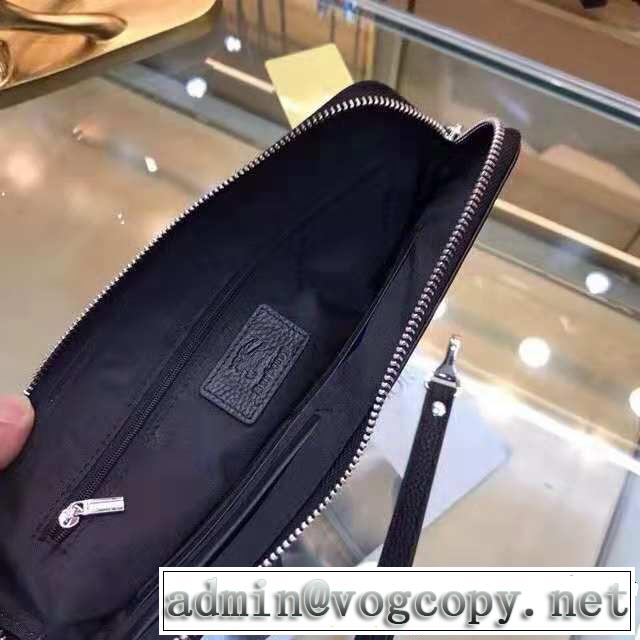 人目を引く存在感 ポーチ2018年秋冬シーズン バーバリー BURBERRY 芸能人愛用