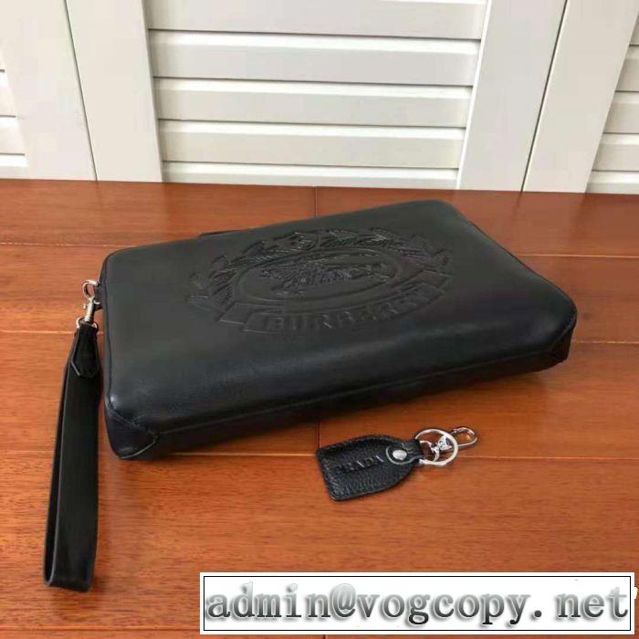 ファッションの最先端！ バーバリー着は持つべき BURBERRY ポーチ 上品でファッション