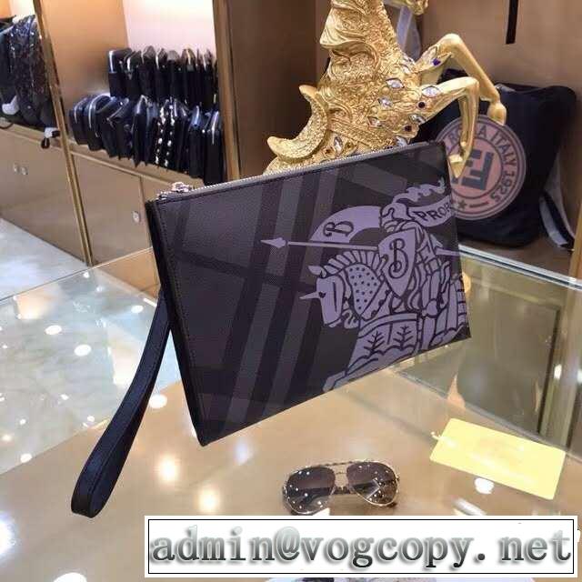 美品*入手困難 バーバリー BURBERRY 絶妙な新商品 ポーチ 大人キレイめ