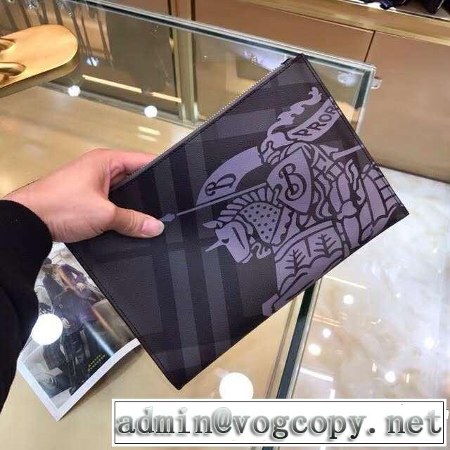 美品*入手困難 バーバリー BURBERRY 絶妙な新商品 ポーチ 大人キレイめ