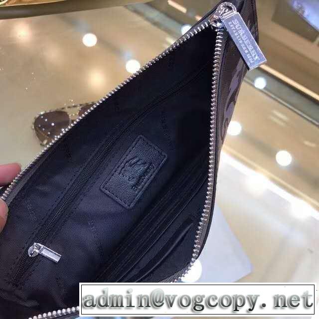 美品*入手困難 バーバリー BURBERRY 絶妙な新商品 ポーチ 大人キレイめ
