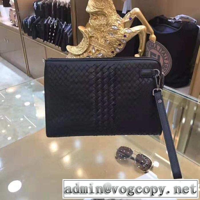 ポーチ ファッションの最先端 ボッテガ ヴェネタ BOTTEGA VENETA 着は持つべき