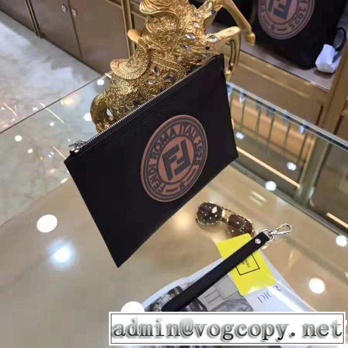 売れ筋 フェンディ高感度アイテム  FENDI ミックス感が溢れる ポーチ 最近人気一番！