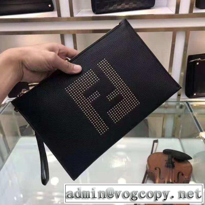 最終数量限り！ フェンディ注目美品  FENDI 欧米韓流 ポーチ海外先行発売！