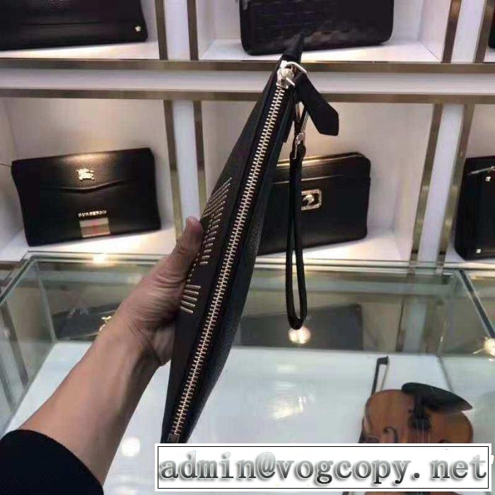 最終数量限り！ フェンディ注目美品  FENDI 欧米韓流 ポーチ海外先行発売！