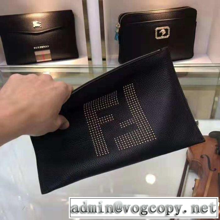 最終数量限り！ フェンディ注目美品  FENDI 欧米韓流 ポーチ海外先行発売！