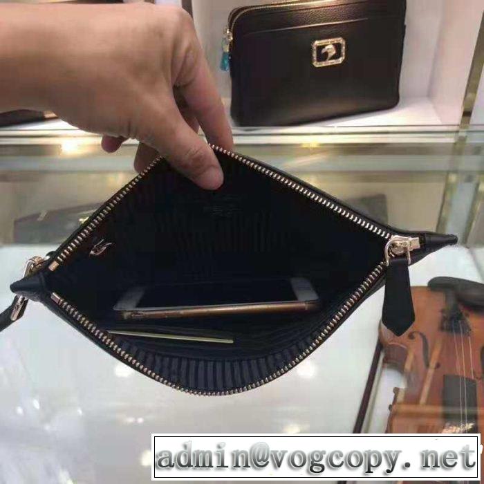 最終数量限り！ フェンディ注目美品  FENDI 欧米韓流 ポーチ海外先行発売！