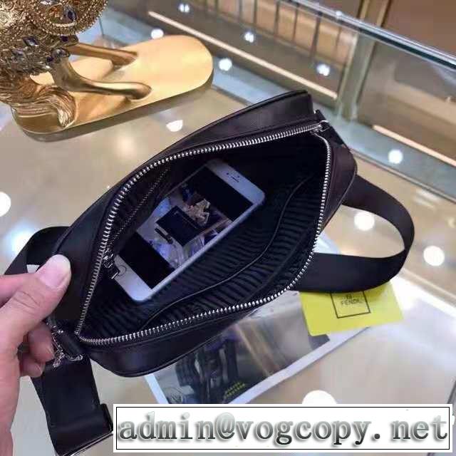人目を引く存在感  ショルダーバッグ 目前の注目ブランド フェンディ FENDI 大人カジュアル
