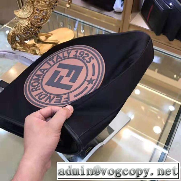 フェンディ2018年秋冬シーズン  FENDI ファッションの最先端！ ハンドバッグ 格上げ！
