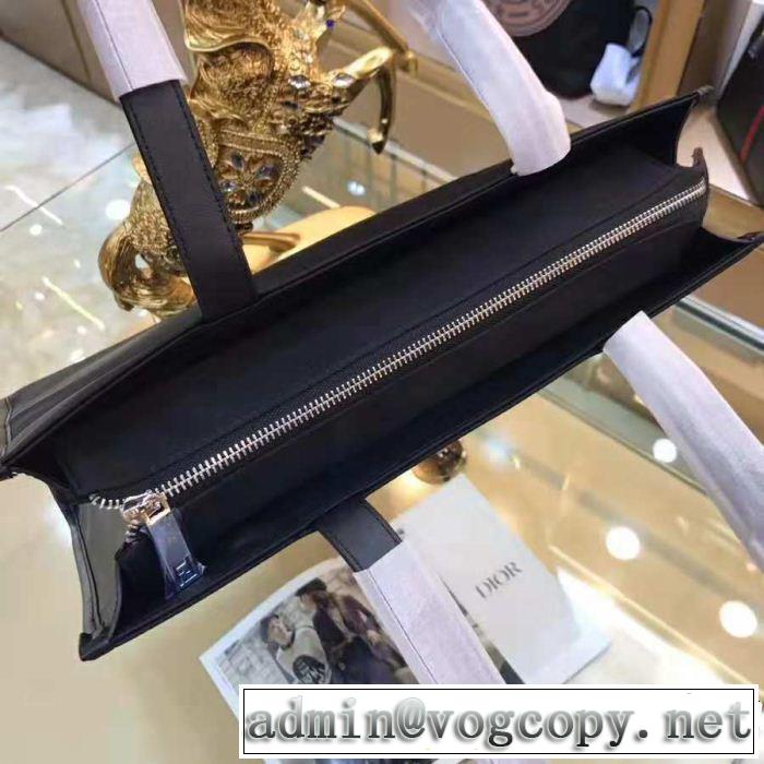 フェンディ2018年秋冬シーズン  FENDI ファッションの最先端！ ハンドバッグ 格上げ！