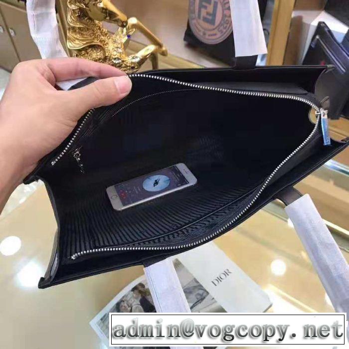 フェンディ2018年秋冬シーズン  FENDI ファッションの最先端！ ハンドバッグ 格上げ！