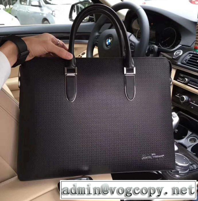 圧倒的人気新着 サルヴァトーレフェラガモ FERRAGAMO 手持ち&ショルダー掛け