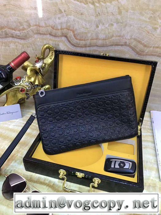  数量限定再入荷 サルヴァトーレフェラガモ FERRAGAMO  2018秋冬の定番新品到来! クラッチバッグ