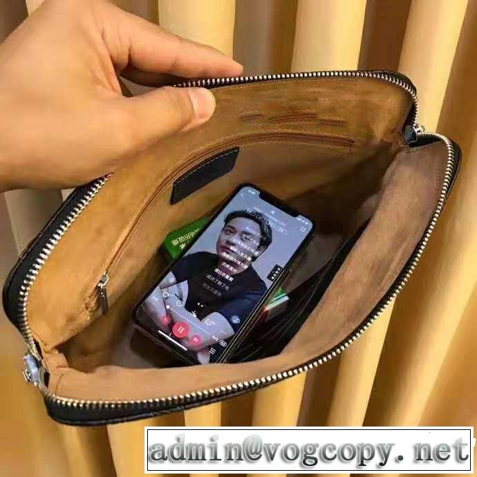 2018年秋冬シーズン ルイ ヴィトン 格上げ！ LOUIS VUITTON ポーチ 人目を引く存在感