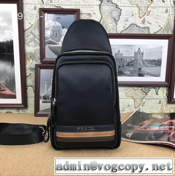 プラダ PRADA 2018ファッショニスタ愛用 ボディバッグ